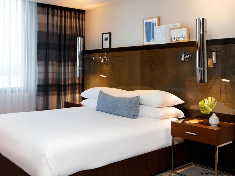 Experience Luxury at Kimpton Overland Hotel – Where Comfort Meets Style