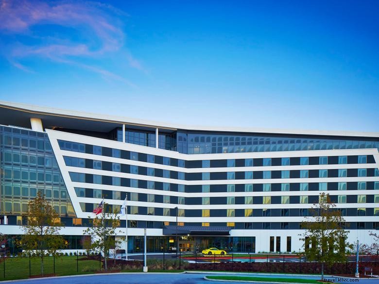 Experience Luxury at Kimpton Overland Hotel – Where Comfort Meets Style