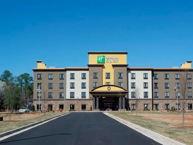 Holiday Inn Express & Suites – Perry: Convenient Stay Near National Fairgrounds