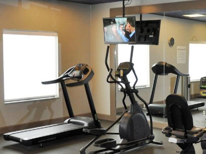 Holiday Inn Express & Suites – Perry: Convenient Stay Near National Fairgrounds