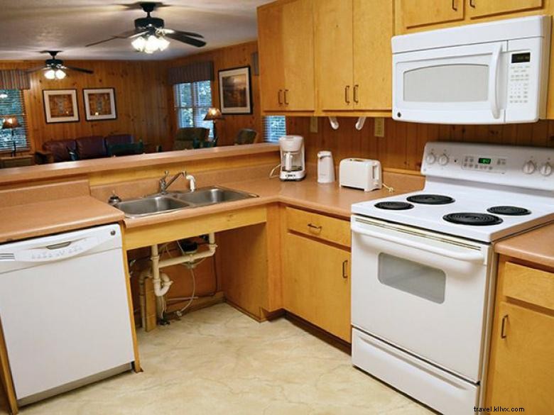 Explore Mistletoe State Park: Scenic Campsites, Nature Center & Visitor Gift Shop