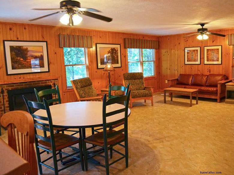 Explore Mistletoe State Park: Scenic Campsites, Nature Center & Visitor Gift Shop