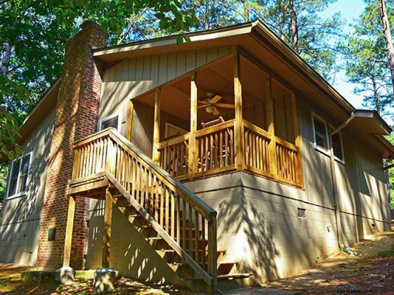 Explore Mistletoe State Park: Scenic Campsites, Nature Center & Visitor Gift Shop