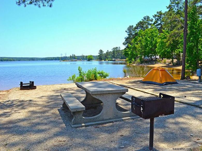 Explore Mistletoe State Park: Scenic Campsites, Nature Center & Visitor Gift Shop