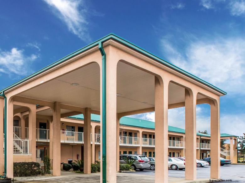 Econo Lodge Inn & Suites – Affordable Comfort & Convenience in Albany