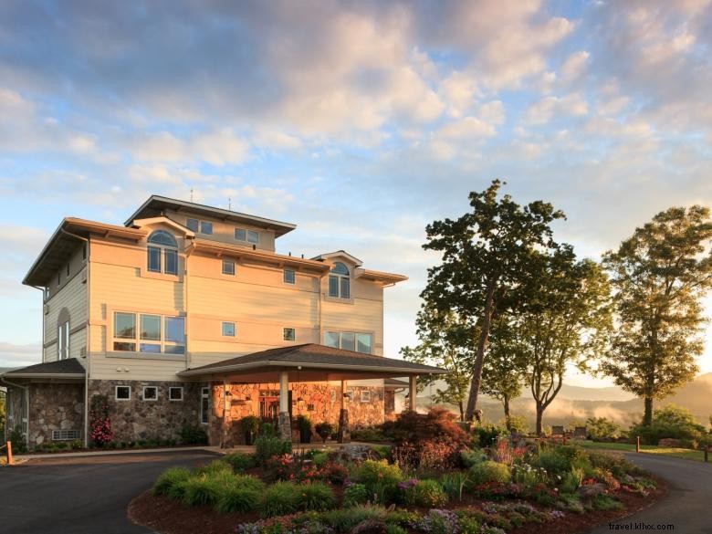 Experience Luxury at Lucille s Mountain Top Inn & Spa, Northeast Georgia