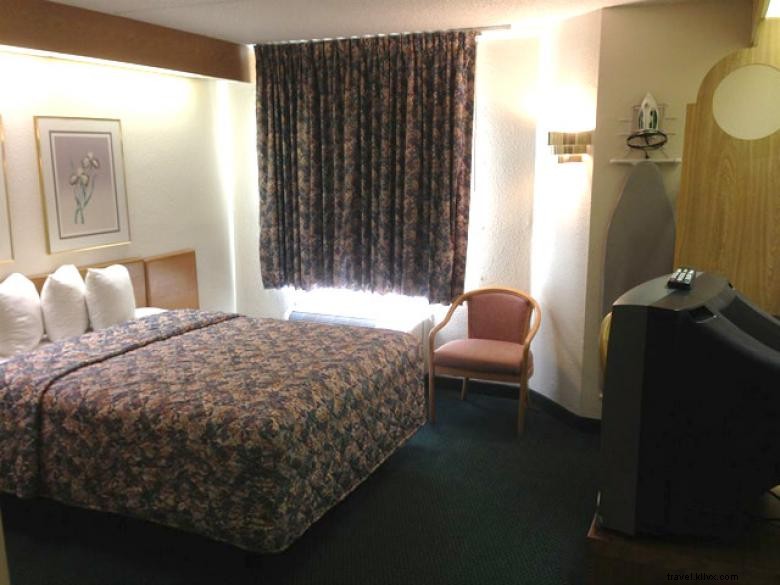 Comfort & Value: Economy Inn Brunswick – Affordable Stay in Coastal Georgia