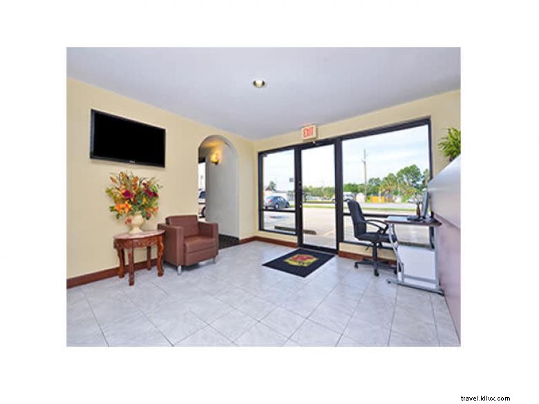 Super 8 by Wyndham – Comfortable & Affordable Stay in Brunswick & St. Simons Island, GA