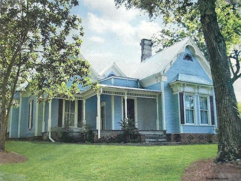 Adair Manor: Historic Bed & Breakfast Retreat