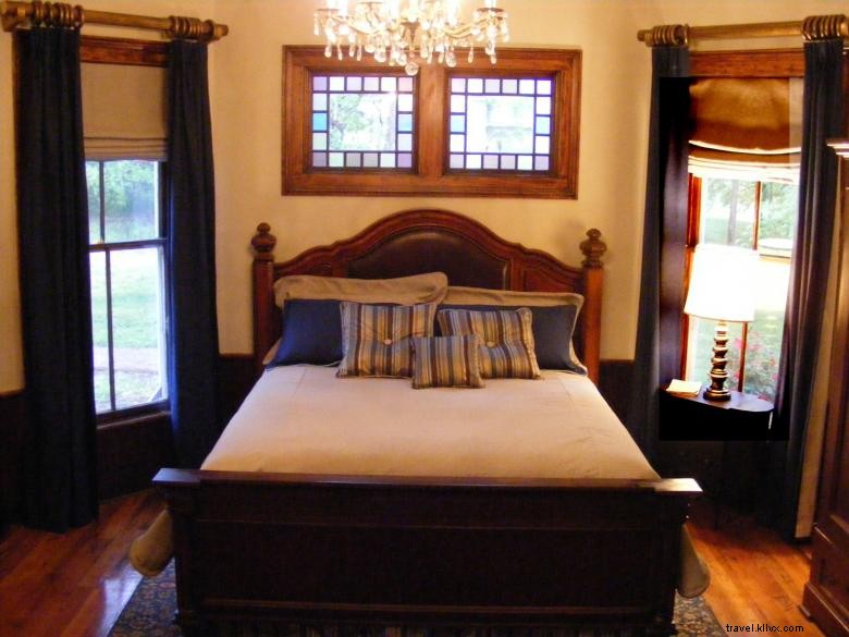 Adair Manor: Historic Bed & Breakfast Retreat