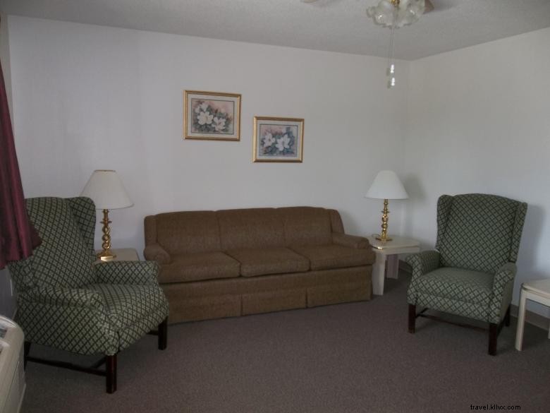 Douglas Inn & Suites – Premium Comfort & Modern Amenities