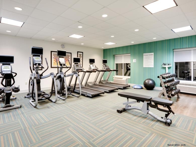 Holiday Inn Express & Suites Dublin – Modern Comfort & Convenient Location