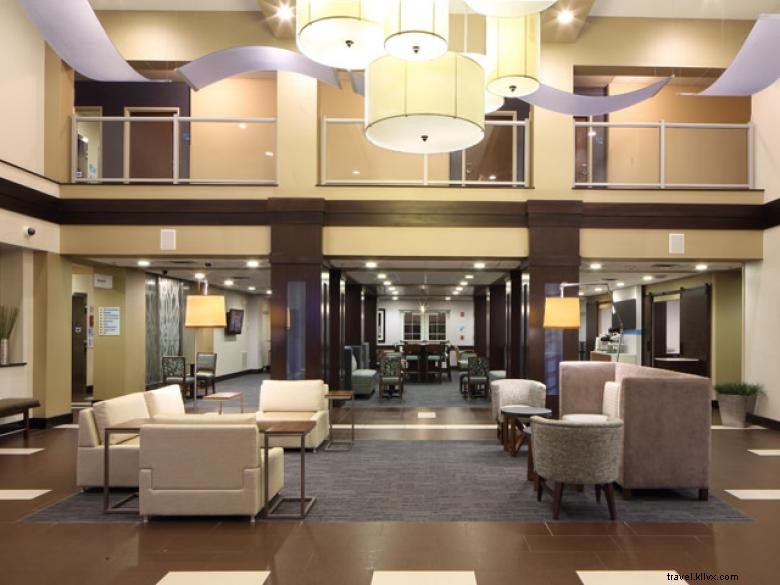 Holiday Inn Express & Suites Atlanta Airport West – Convenient Camp Creek Access
