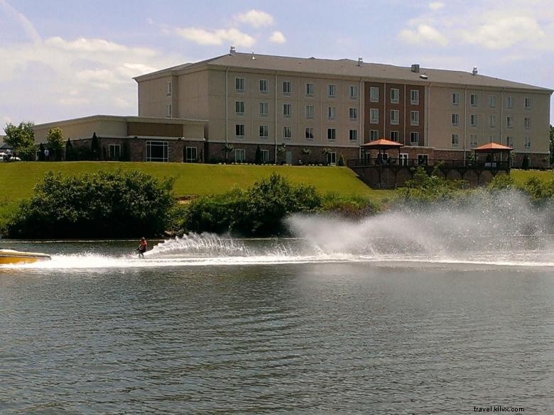 Holiday Inn Express & Suites Atlanta Airport West – Convenient Camp Creek Access