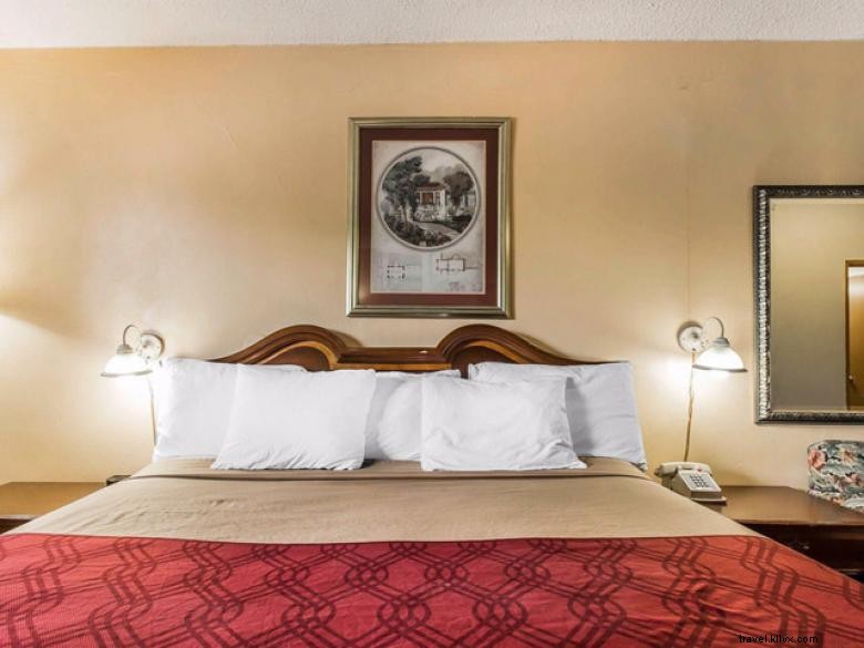 Econo Lodge Macon – Historic Comfort & Convenient Location