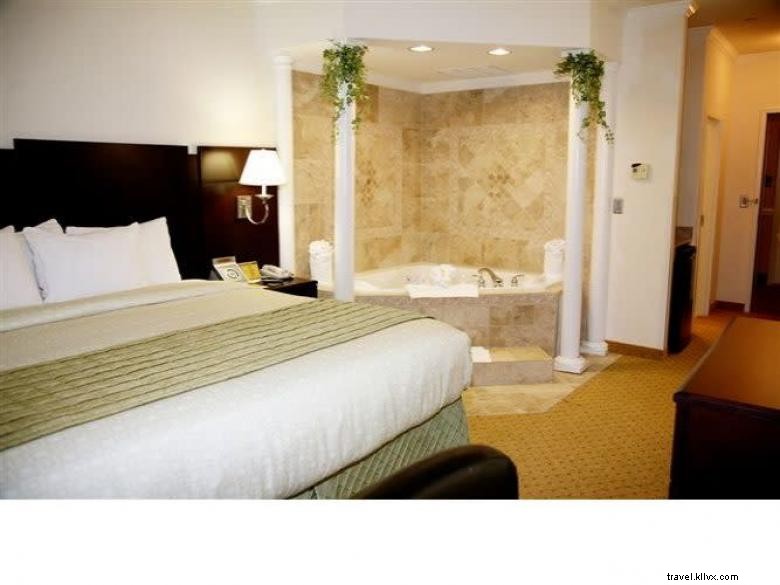 Stay at La Quinta Inn & Suites Dublin – Comfortable, Convenient & Affordable