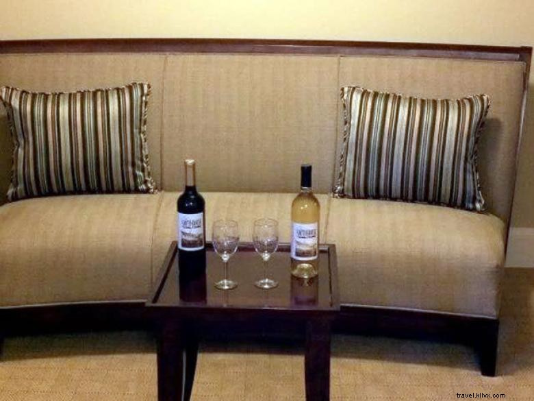 Smith House: Southern Elegance Meets Modern Design