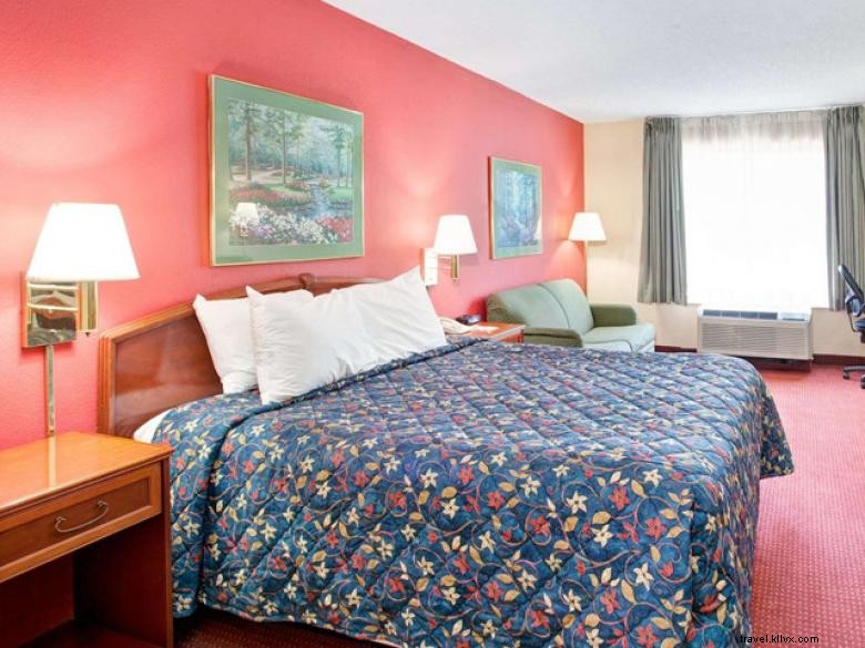 Comfort & Convenience: Days Inn by Wyndham Marietta on Delk Road – Your Atlanta Gateway
