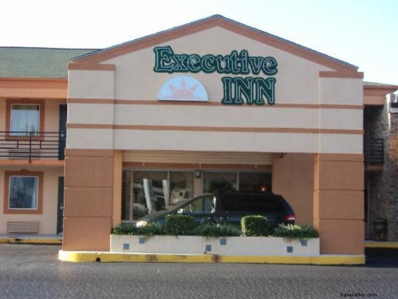Executive Inn Locust Grove – Pet-Friendly Comfort, Continental Breakfast & Proximity to Atlanta Motor Speedway