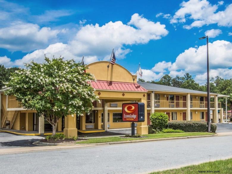 Econo Lodge Inn & Suites – Comfortable, Affordable Stay at Ft. Benning
