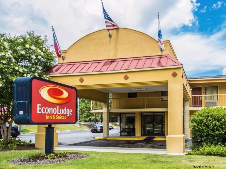 Econo Lodge Inn & Suites – Comfortable, Affordable Stay at Ft. Benning