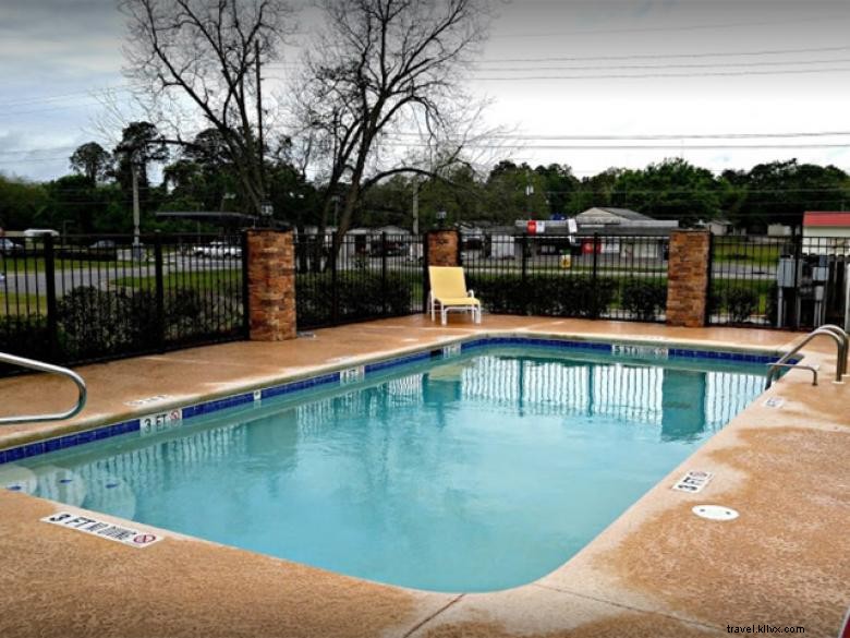 Cochran Inn & Suites – Premium Comfort & Service