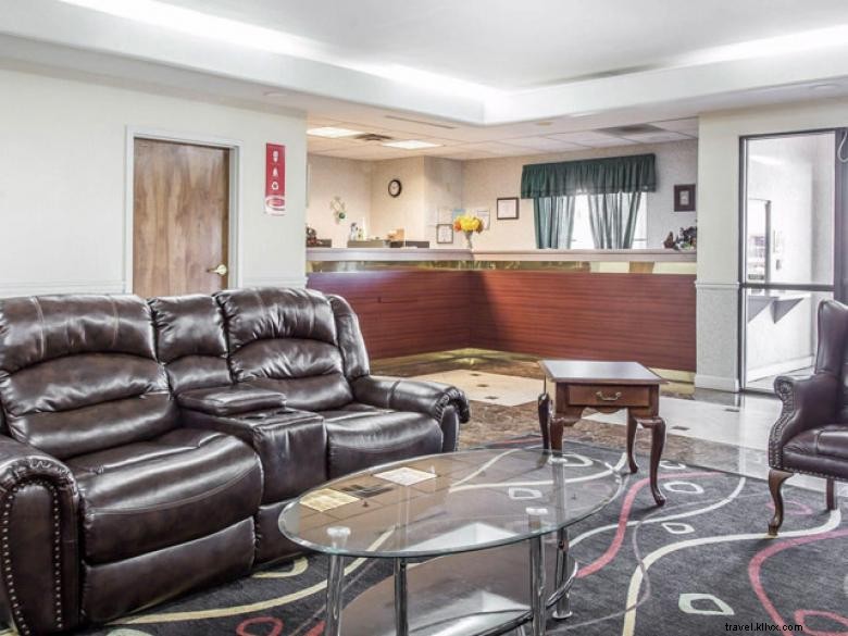 Econo Lodge Inn & Suites – Comfortable & Affordable Stays in Marietta
