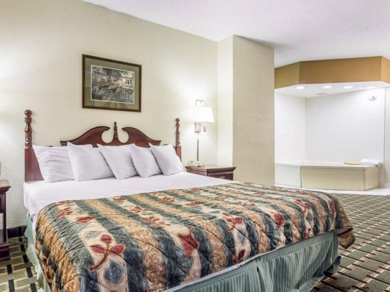 Econo Lodge Inn & Suites – Comfortable & Affordable Stays in Marietta