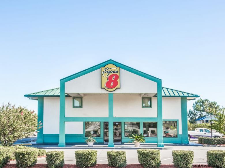 Super 8 by Wyndham Valdosta – Ideal for Conference Travelers