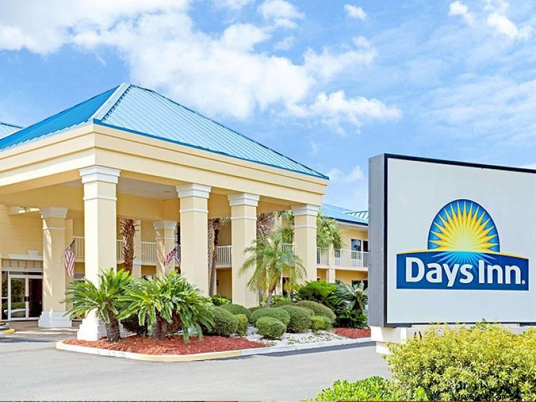 Days Inn by Wyndham Kingsland GA – Comfortable Coastal Georgia Stay