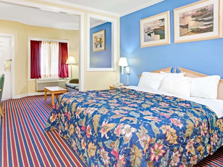 Days Inn by Wyndham Kingsland GA – Comfortable Coastal Georgia Stay