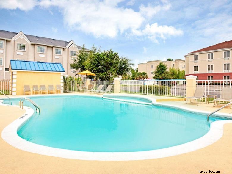 Days Inn by Wyndham Kingsland GA – Comfortable Coastal Georgia Stay