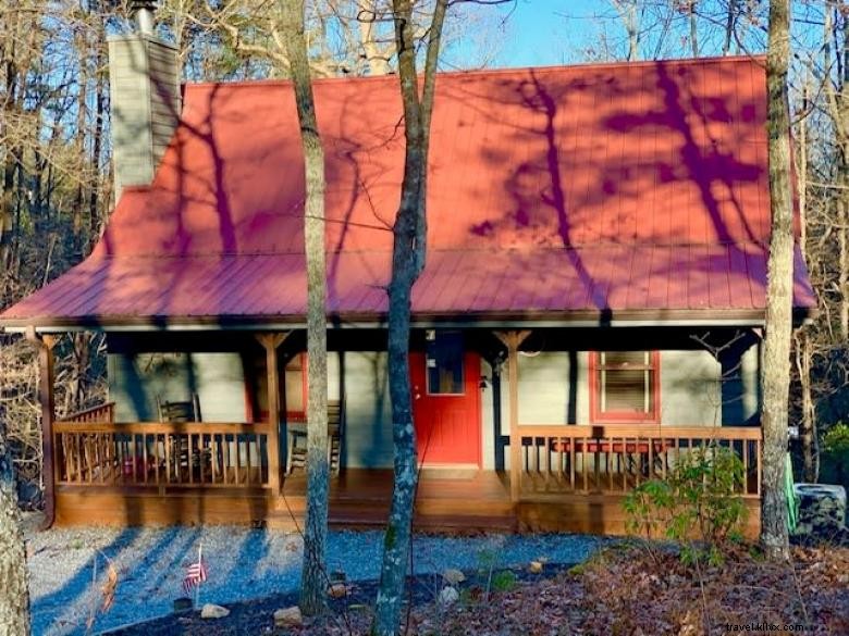 Little Andy Mountain Cabins: Premium Rustic Retreat