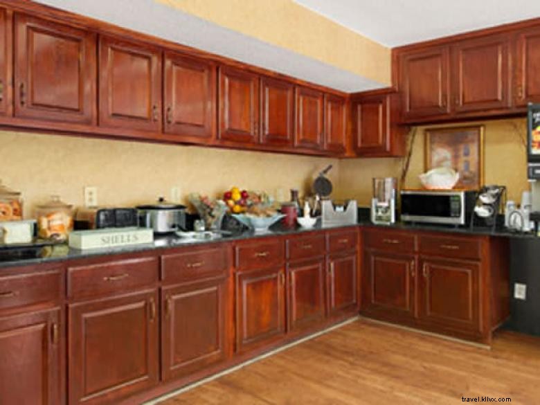 Baymont by Wyndham Kingsland: Comfortable, Convenient, & Affordable Stay