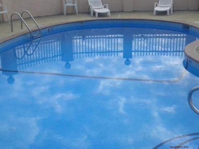 Americas Best Inn Calhoun: Premium Comfort & Exceptional Service