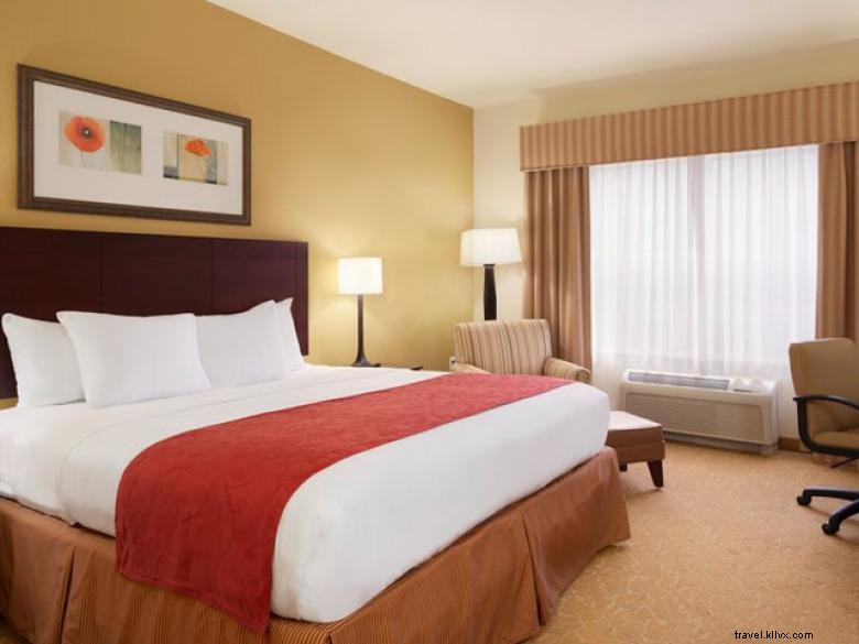 Country Inn & Suites by Radisson – Fairburn: Comfortable Stay & Modern Amenities