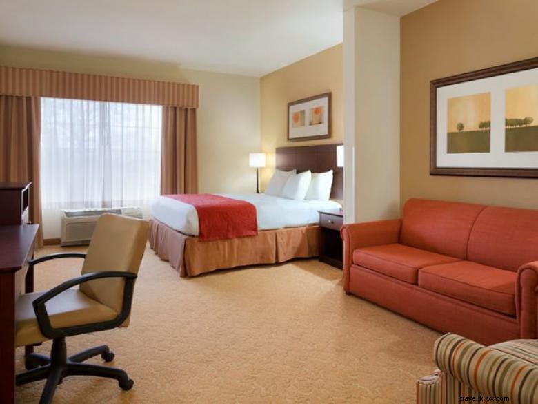 Country Inn & Suites by Radisson – Fairburn: Comfortable Stay & Modern Amenities