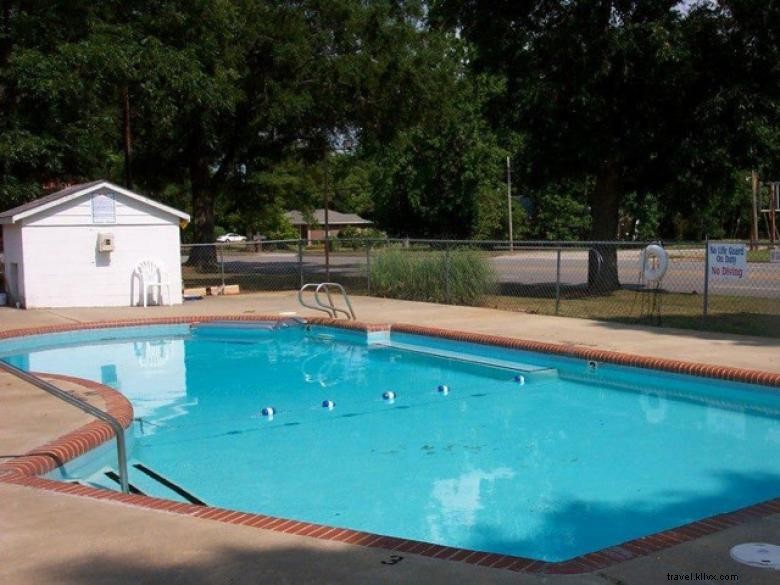 Red Land Motel – Cozy Southern Stay in Washington, GA