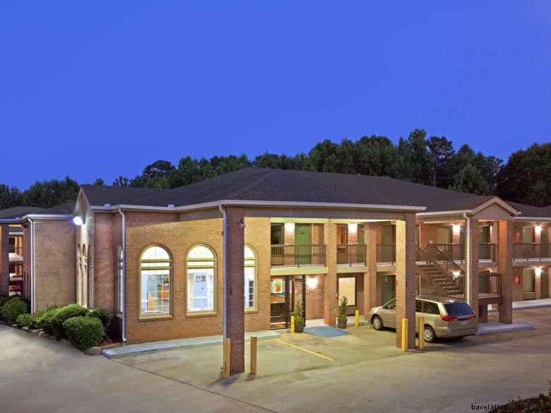 Stay at Super 8 by Wyndham – Acworth & Atlanta Area: Comfortable, Affordable Hotel