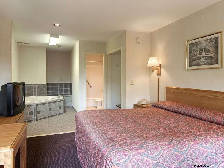 Stay at Super 8 by Wyndham – Acworth & Atlanta Area: Comfortable, Affordable Hotel