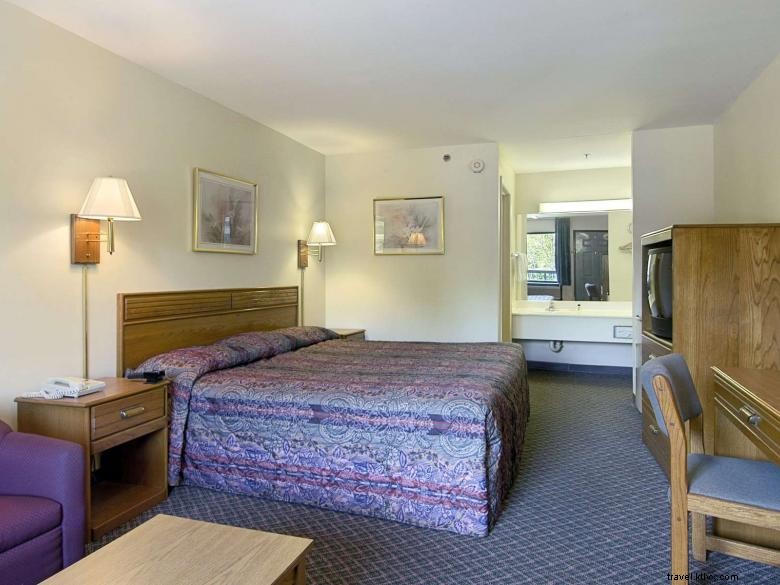Stay at Super 8 by Wyndham – Acworth & Atlanta Area: Comfortable, Affordable Hotel