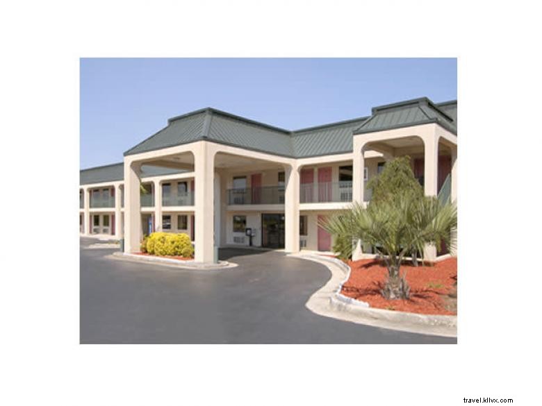 Super 8 by Wyndham Byron & South Macon – Affordable Comfort Near Georgia National Fairgrounds