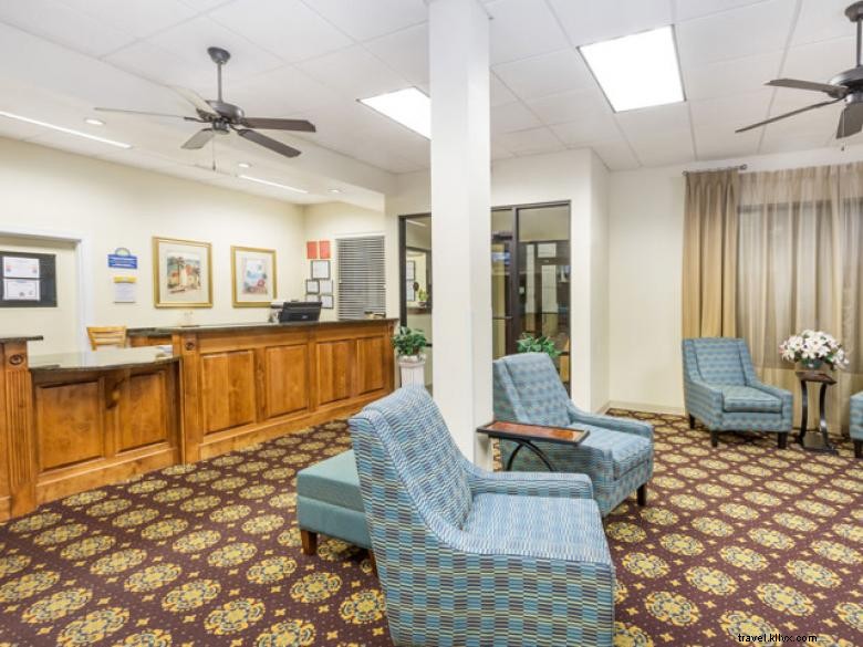 Stay Comfortably at Super 8 by Wyndham Valdosta Mall – Affordable & Convenient