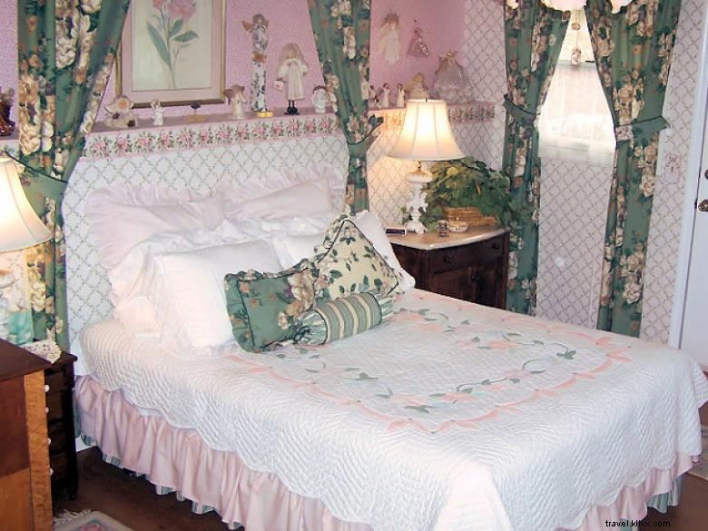 Hidden Valley Bed & Breakfast – Your Private Mountain Retreat