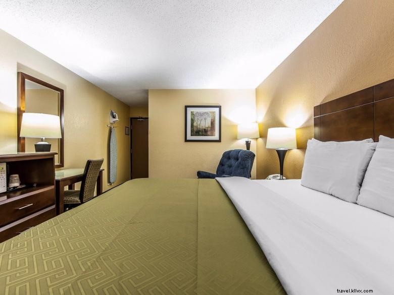 Econo Lodge Cartersville – Affordable Comfort & Convenience
