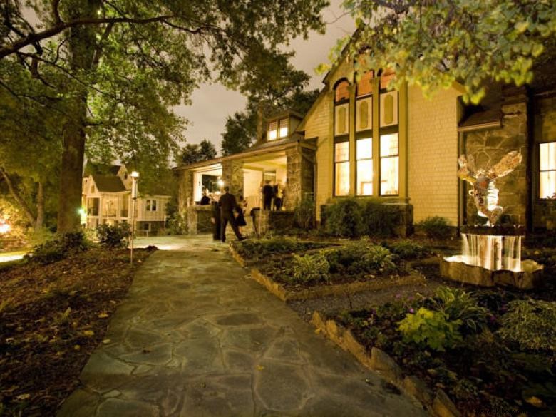 Stonehurst Place: Elegant Bed & Breakfast Retreat