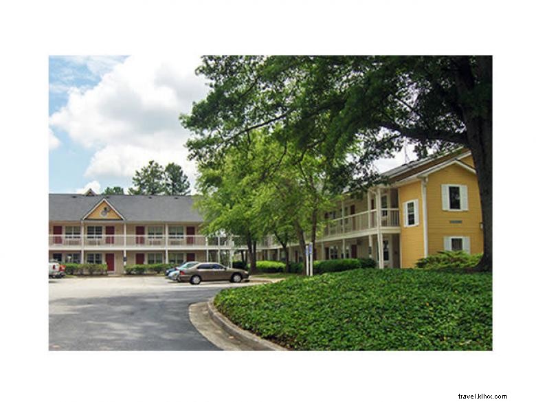 HomeTowne Studios – Cozy Extended‑Stay Hotel in Atlanta NE & Downtown Norcross