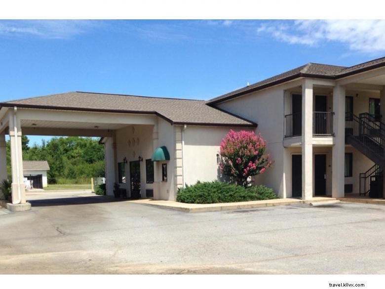 Knights Inn Sandersville – Classic Southern Comfort & Modern Amenities