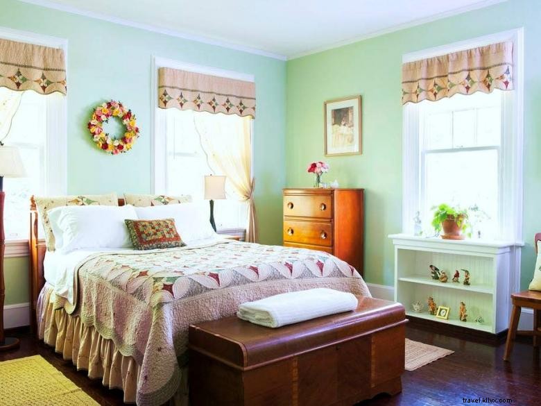 Ms. Annies Garden Room: A Charming Indoor Oasis