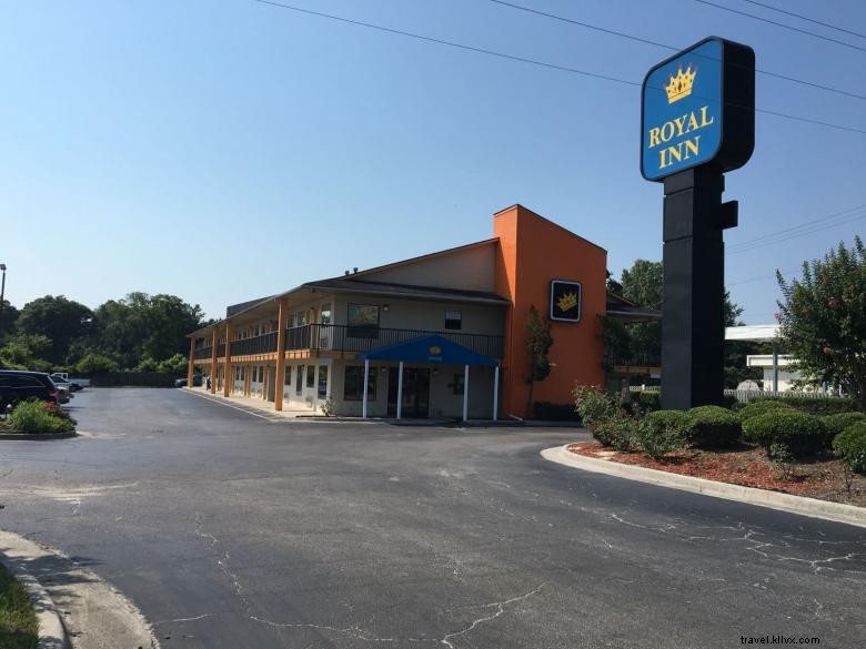 Royal Inn Richmond Hill – Luxury Comfort & Exceptional Service